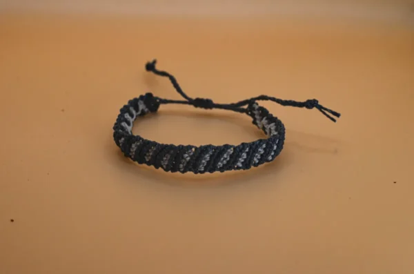 NÁRAMEK MICRO MACRAME  barva modrošedá s bílou - Obrázek 4