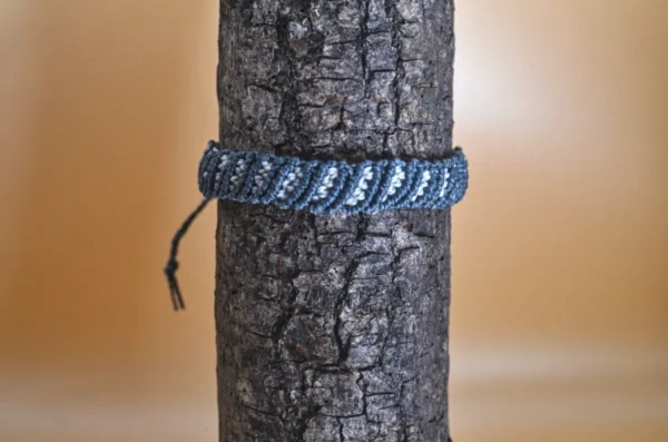 NÁRAMEK MICRO MACRAME  barva modrošedá s bílou - Obrázek 5