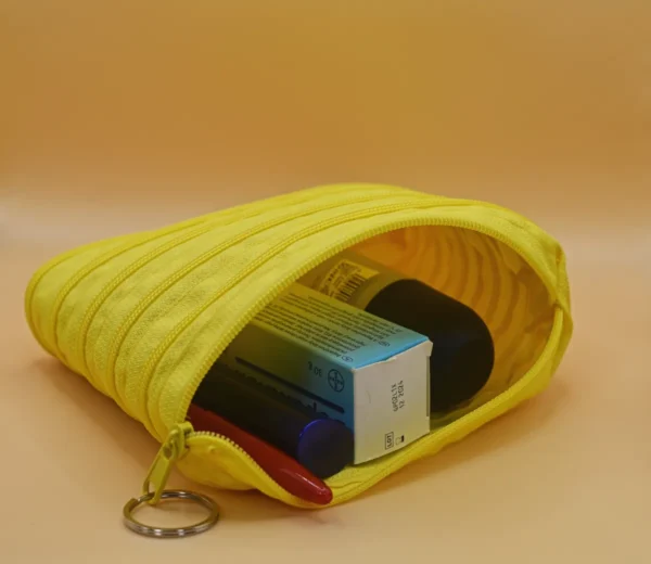 ZIPOVÁ KOSMETICKÁ TAŠTIČKA - SVĚTLE ŽLUTÁ - Image 3