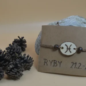 Náramek micro macrame se znamením zvěrokruhu - Ryby. Jemný a originální módní doplněk.