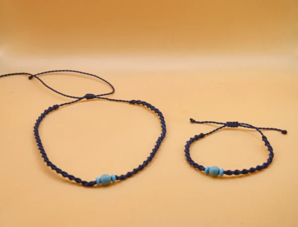 Náhrdelník, náramek, ozdoba na nohu - elegantní souprava zhotovená technikou micro macrame z brazilské povoskované nitě.
