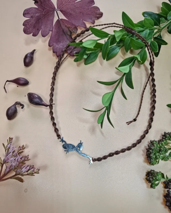 Choker s nerezovým přísvěskem - žába
