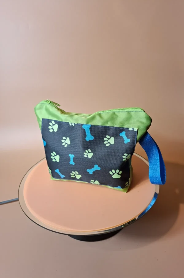 Skládací batůžek z kočárkoviny v taštičce na zip.
