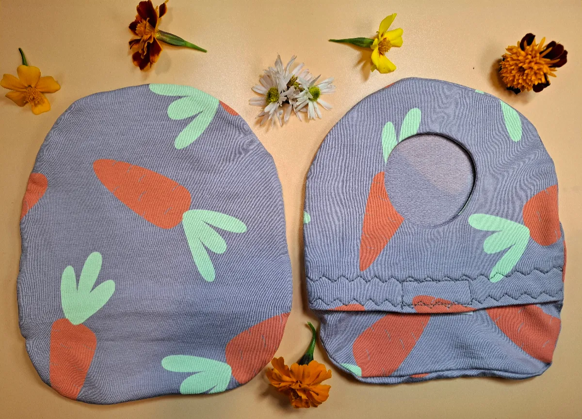 Návlek na stomický sáček s otvorem.