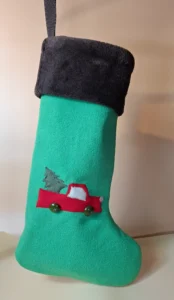 Mikulášská bota s vánoční aplikací po obou stranách. Vhodná na nadílku i jako dekorace.